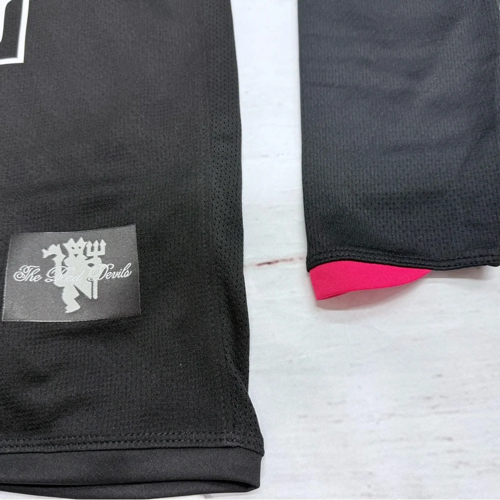 Kids Ronaldo Youth Retro Black Jersey Soccer Kits (Jersey + Shorts) LARGE (28) - Picture 5 of 7